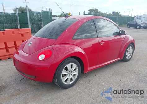 2010 Volkswagen New Beetle 2.5L z USA, uszkodzony, nr VIN 3VWRG3AG7AM032424